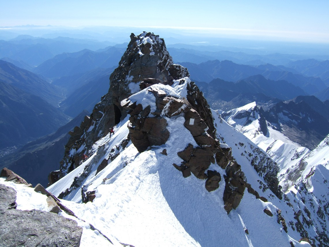 Самые высокие горы европы альпы. Пик Дюфур в Швейцарии. Дюфур гора. Гора Дюфур Швейцария. Горы в Швейцарии пик Дюфур.