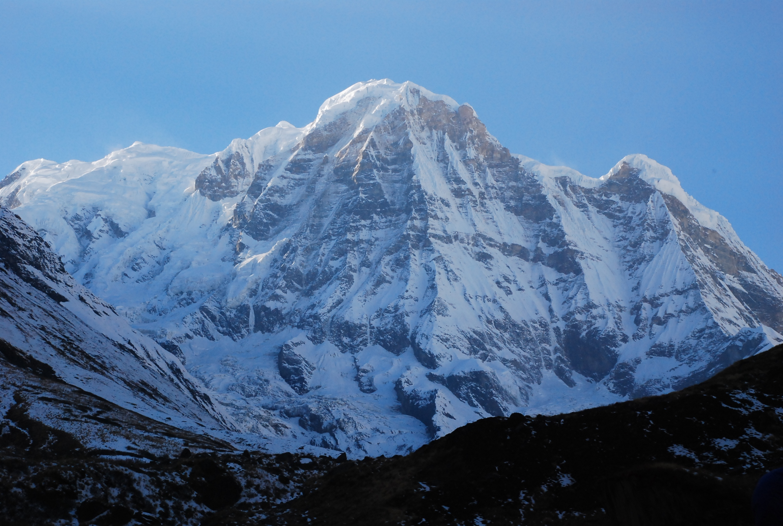 Покажи самые высокие горы. Гималаи Эверест Джомолунгма. Гималаи Аннапурна. Гималаи Аннапурна i. Вершина восьмитысячник Аннапурна.